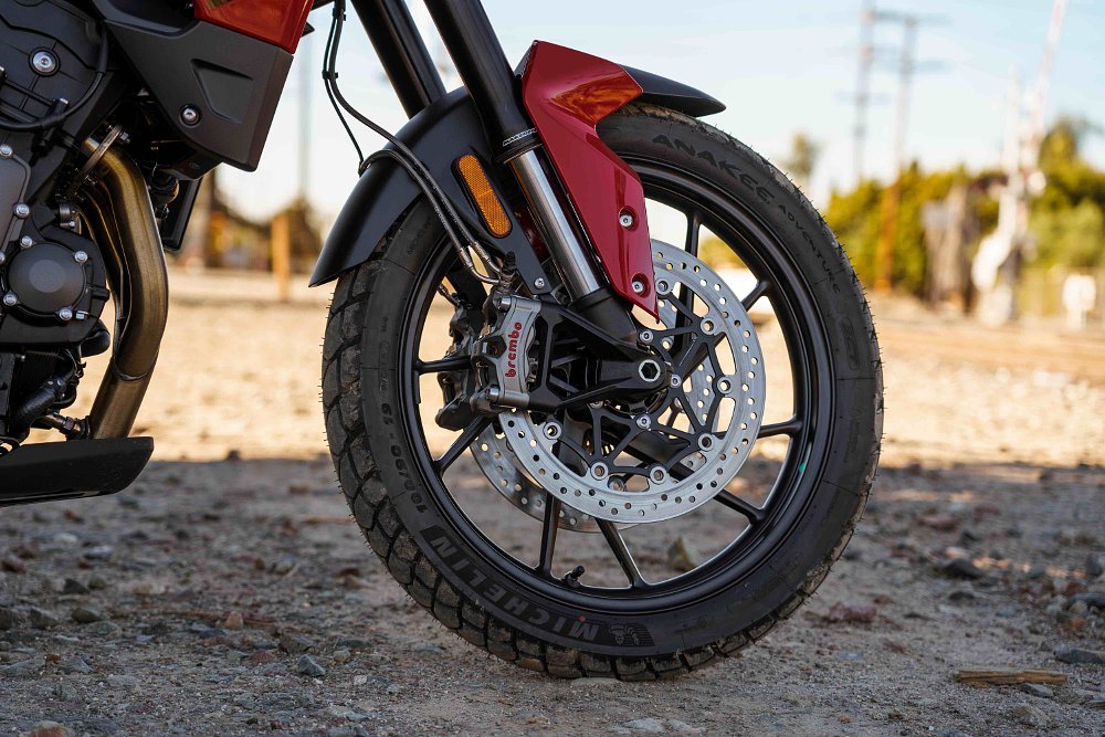 Triumph Tiger 850 Sport front brake detail