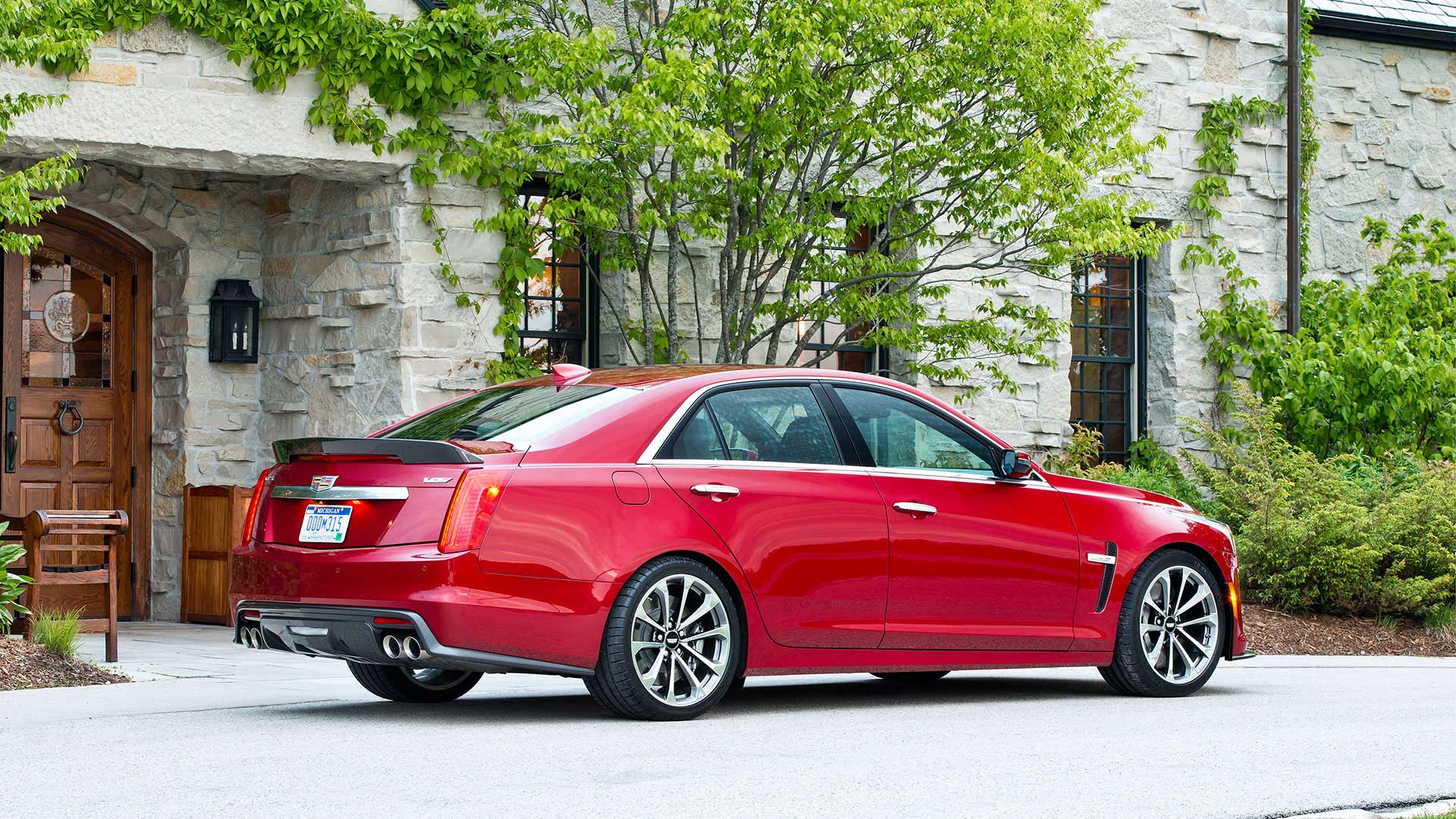 2016cadillacctsv_ss_3.jpg